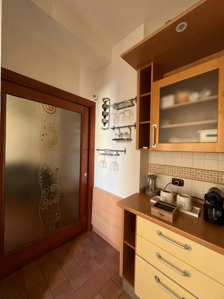 Revis 84 Apartment Naples
