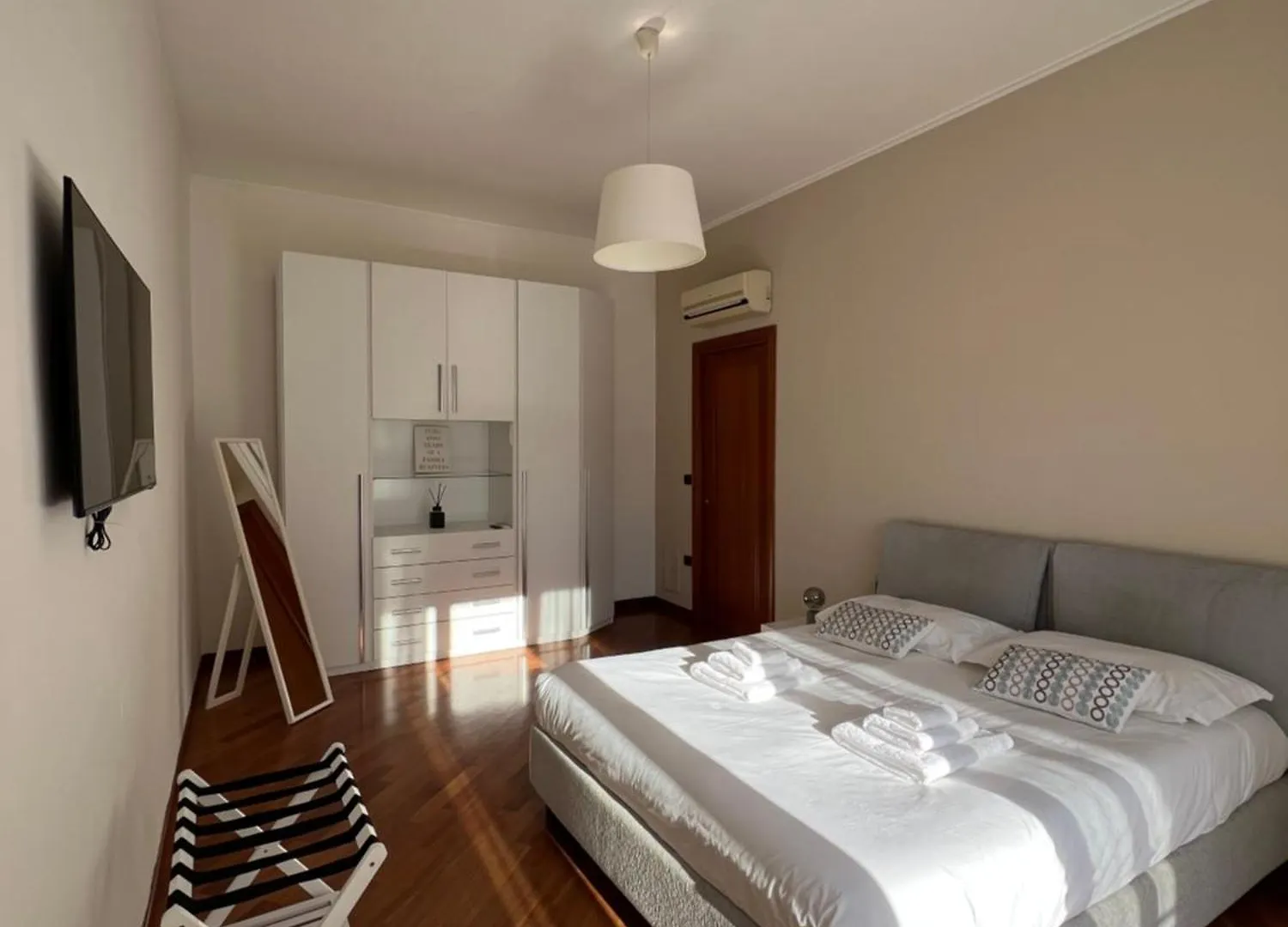 Revis 84 Apartment Naples Italy